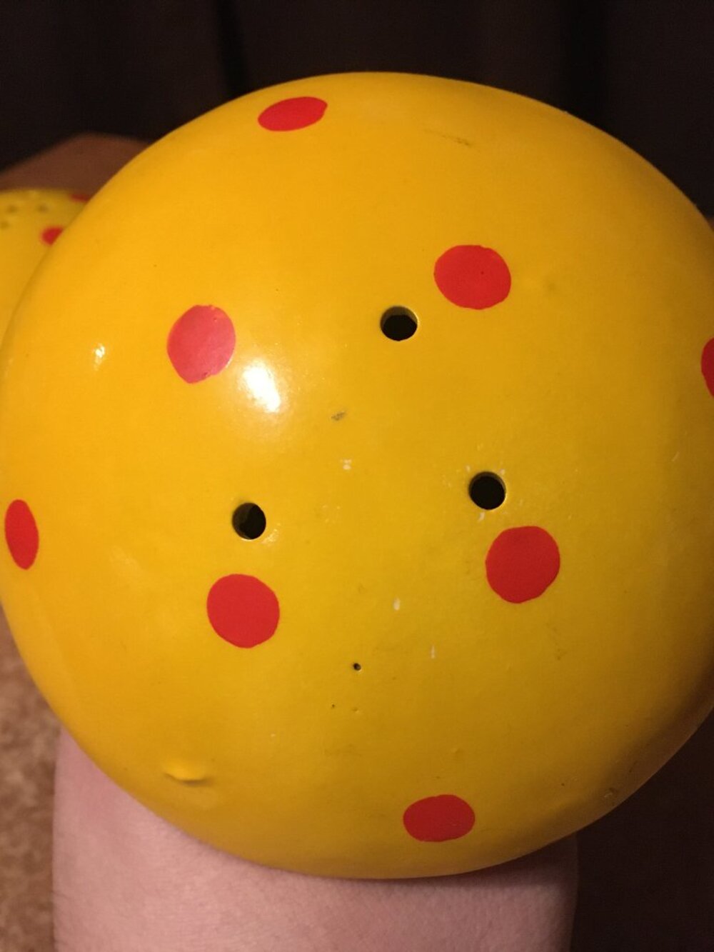 LARGE 5" CERAMIC MUSHROOMS SALT & PEPPER SHAKERS YELLOW RED DOTS - Picture 2 of 10